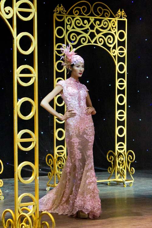 Hoàng Thùy xinh đẹp với váy kim sa, Thời trang, hoang thuy, hoàng thùy, nguoi mau hoang thuy, hoang thuy vietnam's next top model, vietnam's next top model, vietnam's next top model 2012, chuong trinh vietnam's next top model, thi sinh vietnam's next top model
